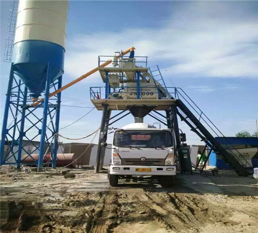 怎么管理混凝土攪拌站現(xiàn)場租來的混凝土罐車？